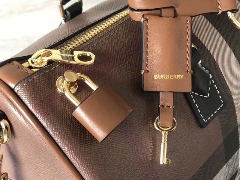 Bv*b*rry travel bags